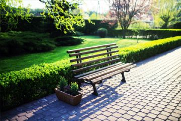 Servizio annuale di manutenzione, pulizia, taglio erba lungo le strade, aree verdi comunali e di smaltimento rifiuto verde